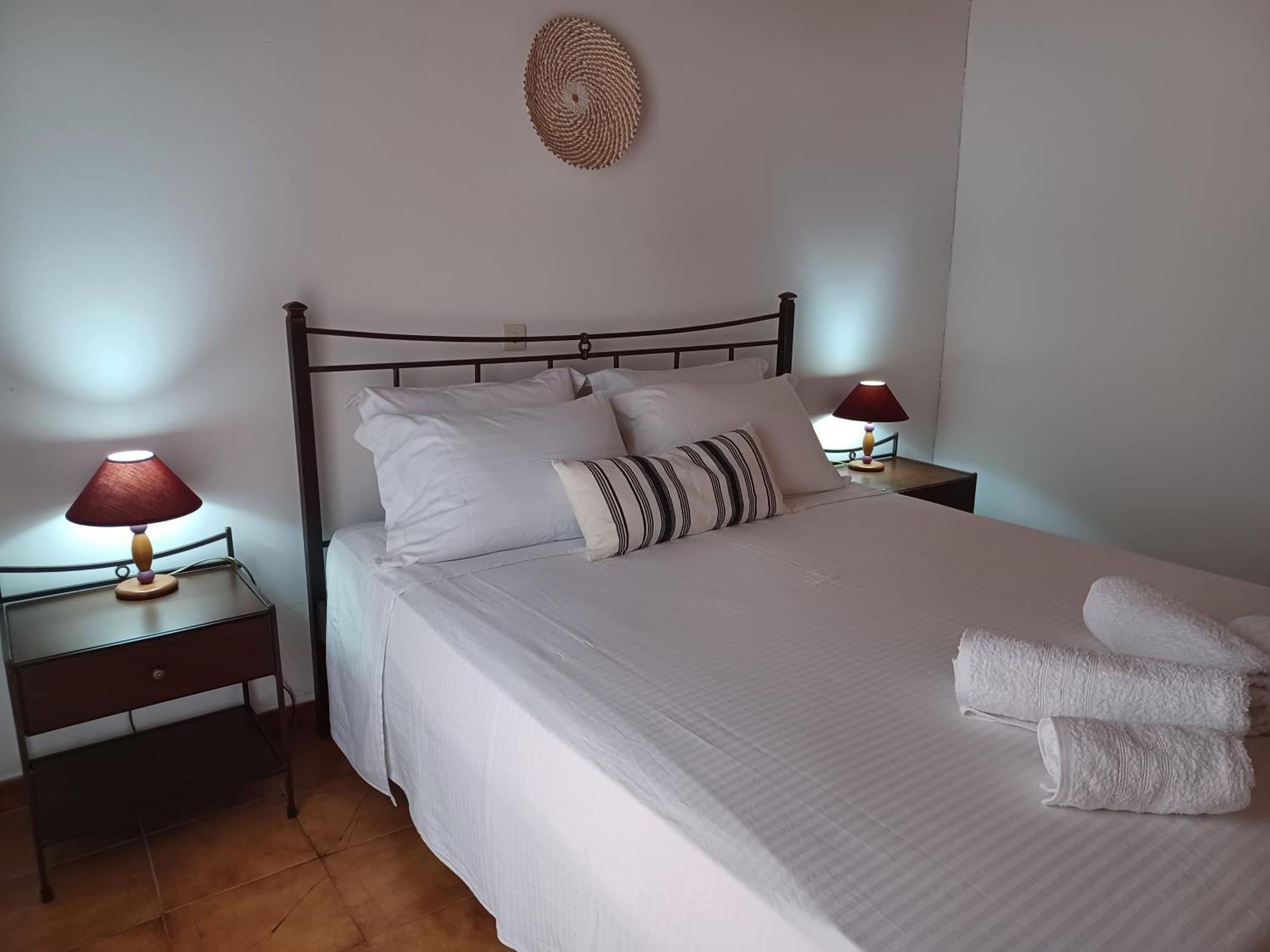 Nerissa Bungalow 2, Two Bedroom House With Sea View Sparta Exterior foto