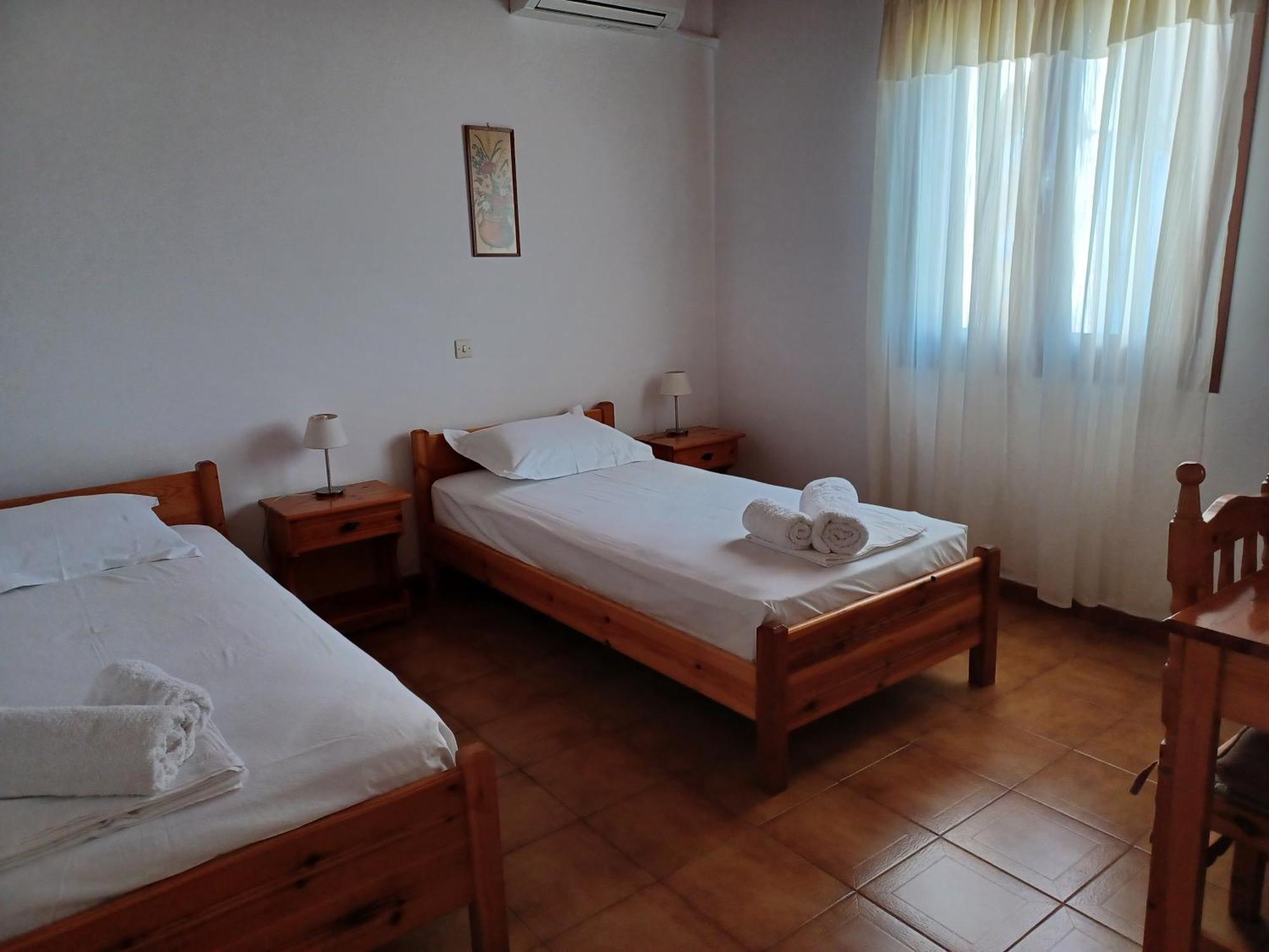 Nerissa Bungalow 2, Two Bedroom House With Sea View Sparta Exterior foto