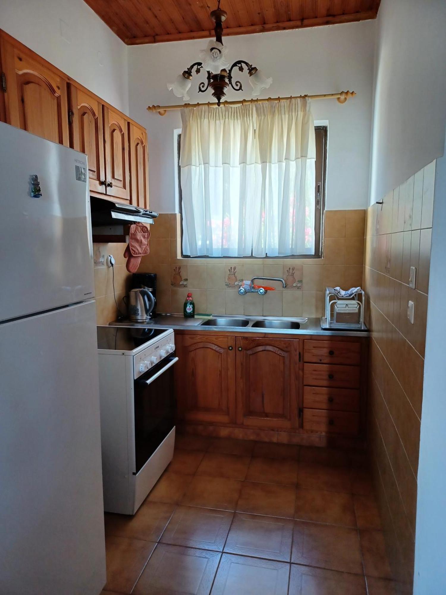 Nerissa Bungalow 2, Two Bedroom House With Sea View Sparta Exterior foto